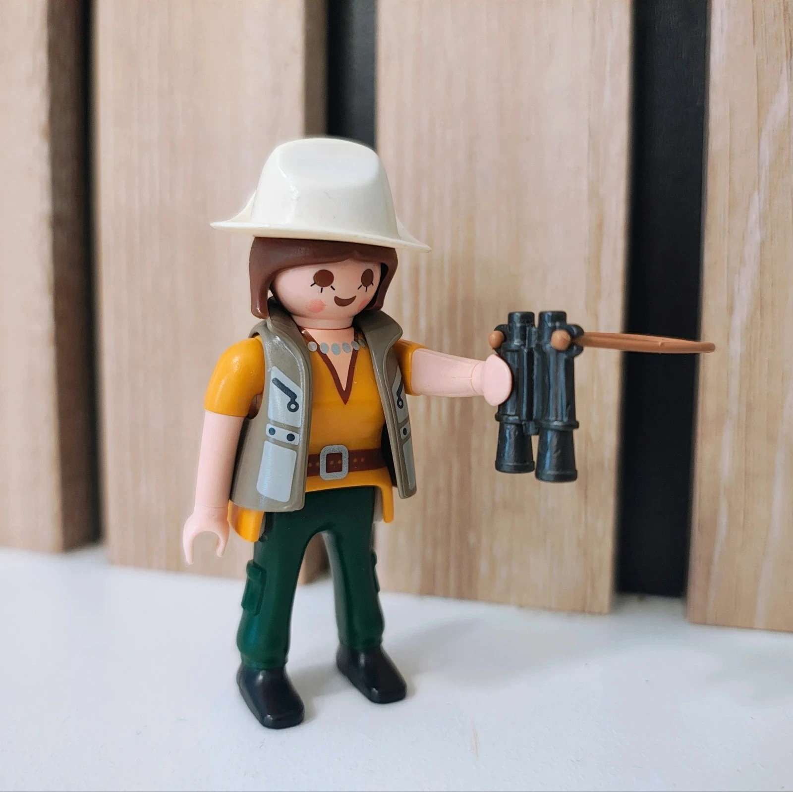 Personnage bonhomme Playmobil collection explorateur + jumelle